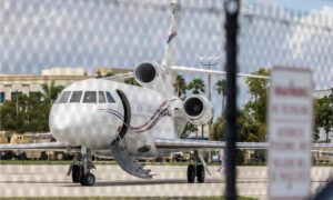 Senador Rick Scott agradece a Dominicana por incautar “avión de Maduro”