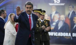 Gobierno califica de “ridícula” orden de captura de la Justicia argentina contra Maduro