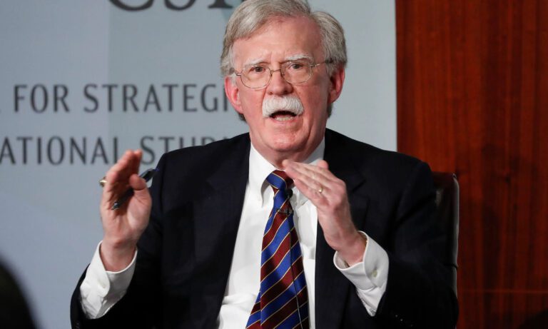 John Bolton asegura que si Donald Trump gana “puede pactar con Maduro”