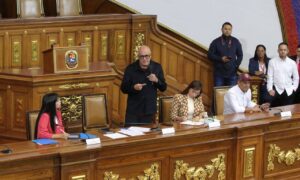 Jorge Rodríguez asegura que hay que proteger al pueblo de las “redes sociales fascistas”