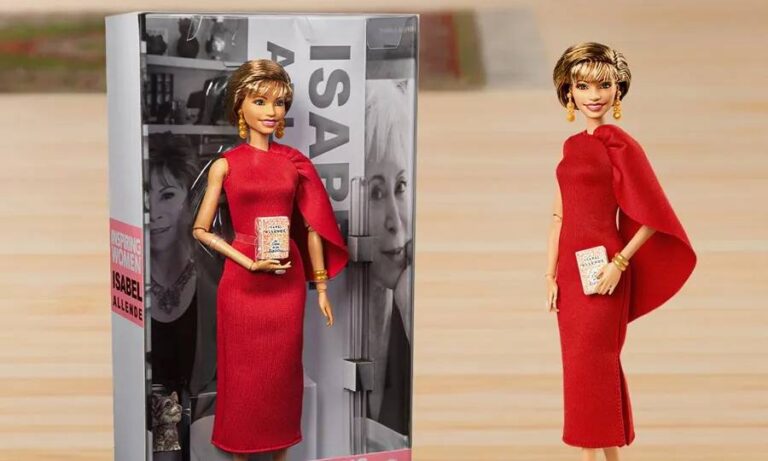 Isabel Allende ya tiene su muñeca Barbie y viene con libro