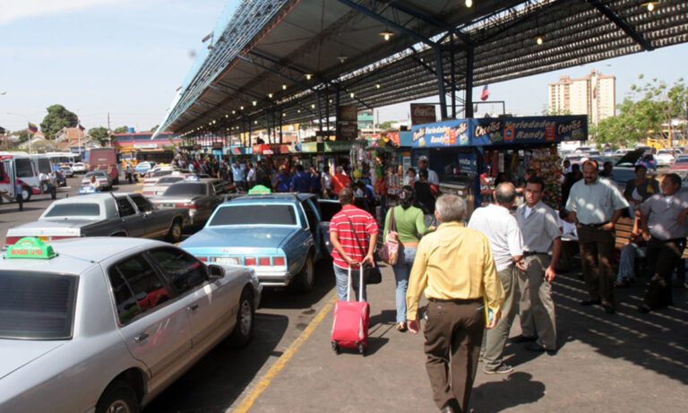 Unas 1.500 personas salen todas las semanas desde el Zulia hacia Colombia