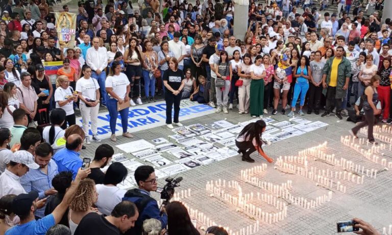 Excarcelan a más de 70 adolescentes detenidos durante protestas poselectorales