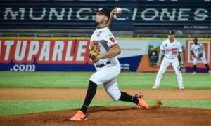 José Dávila será el abridor de las Águilas en el debut contra Leones