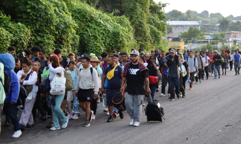 Nueva caravana de migrantes parte de Tapachula hacia Ciudad de México