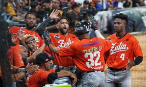 Águilas y Cardenales inician serie de tres juegos
