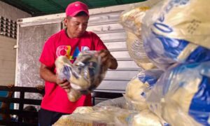 MinEducación inicia entrega del combo alimentario a docentes zulianos