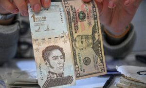 El bolívar cae un 10 % frente al dólar estadounidense en enero