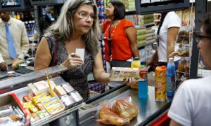 Maestros necesitan 29 veces su salarios para cubrir la canasta básica