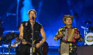 Carlos Vives anuncia el fin de “La Provincia” tras muerte del acordeonista Egidio Cuadrado