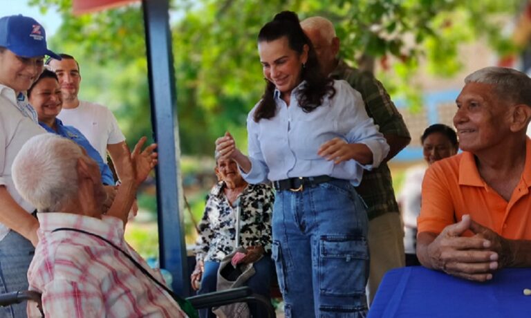 Celebra el 27 aniversario de la Casa del Abuelo Los Años Dorados