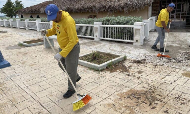 Gobernación despliega jornada de limpieza en la plaza El Buen Maestro de Maracaibo