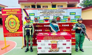Capturan a mujer de la tercera edad con envoltorios de marihuana y cocaína