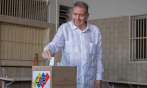 Oposición insiste en el triunfo de González Urrutia 3 meses después de comicios