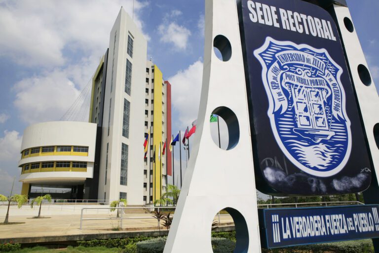 LUZ ocupa el sexto lugar entre las mejores universidades del país