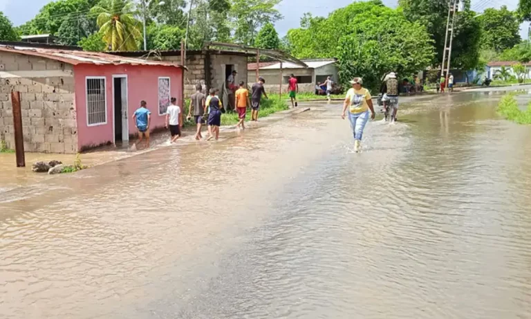 Fuertes lluvias provocan inundaciones en Monagas, Sucre y Nueva Esparta