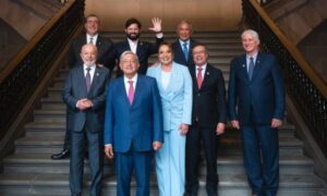 López Obrador se reúne con líderes de izquierda para despedir su presidencia sin Maduro