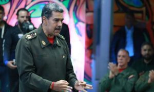 Maduro llama a fortalecer la defensa armada para disuadir “agresiones”