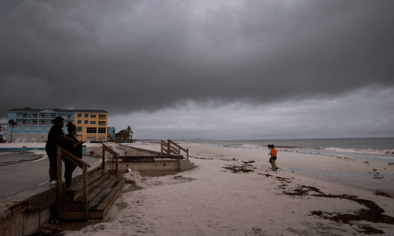 El huracán Milton se acerca a la costa de Florida como categoría 5