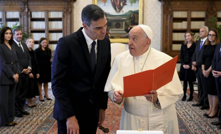 El Papa y Pedro Sánchez abordan el apoyo urgente a la paz en Oriente Medio