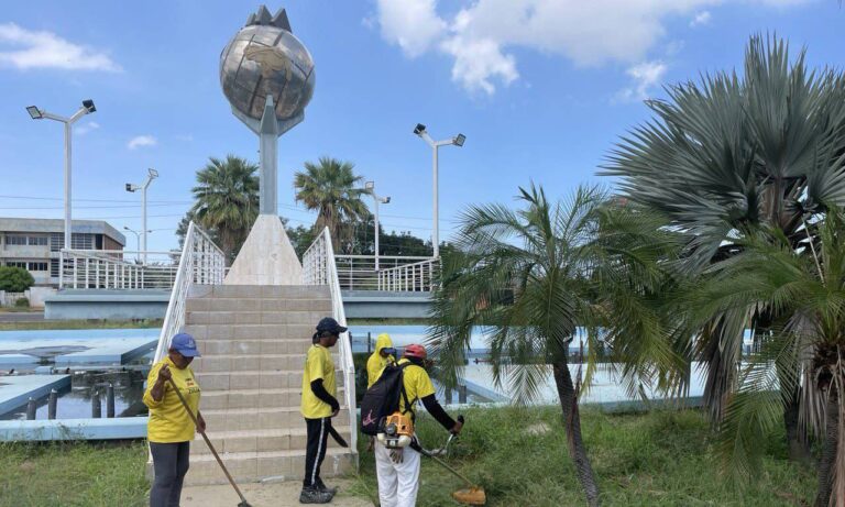 Gobernación realiza operación de limpieza en el parque Udón Pérez de Maracaibo