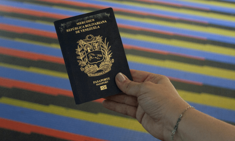 Anuncian nuevas medidas para ingreso de venezolanos con pasaporte vencido al país