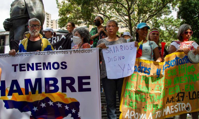 Afirman que más de la mitad de los maestros vive “por debajo de la línea de pobreza”