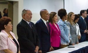 Rosales y autoridades de LUZ instalan el VIII Congreso Internacional Redieluz2024