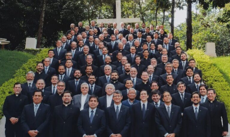 El Papa expulsa a 5 miembros de un grupo apostólico peruano tras denuncias de abuso