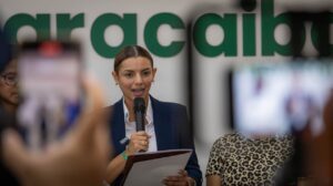 Vanessa Linares de Ramírez: Señalamientos de corrupción contra Rafael son “infames acusaciones”
