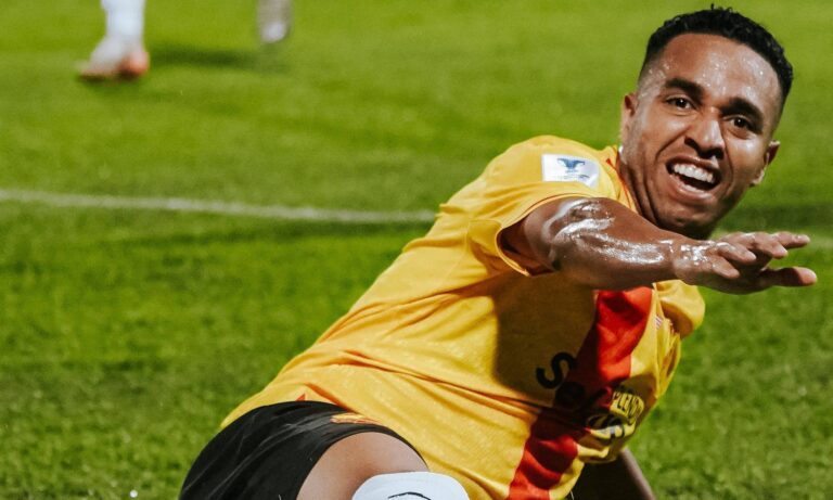 Yohandry Orozco anota el gol del triunfo para el Selangor de Malasia