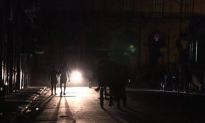 Cuba agrava su severa crisis con la combinación del huracán Óscar y el apagón total