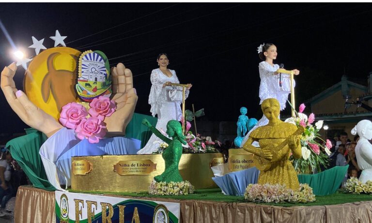 Unas 20 mil personas presencian el desfile inaugural de la Feria Expocomercial de la Villa del Rosario