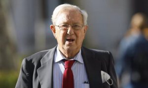 Juzgan al exembajador de España en Venezuela Raúl Morodo por presunto fraude fiscal