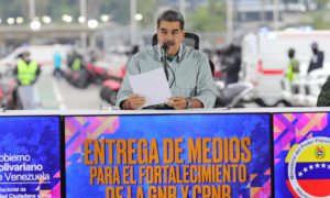 Nicolás Maduro ofrece ayuda a España ante devastadoras inundaciones
