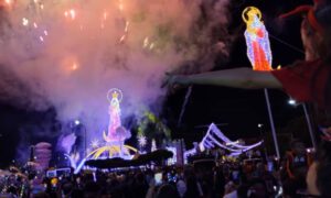 Rosales inaugura el encendido de Bella Vista entre titilar de luces, color y música