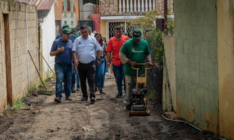 Alcaldía lleva soluciones de accesibilidad y vialidad al sector Cuevas del Humo