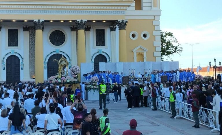 Con fe y devoción los zulianos asisten a la Basílica para la solemnidad de la Chinita