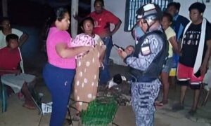 Hallan vivo a recién nacido que fue abandonado dentro de una bolsa negra en Las Tuberías
