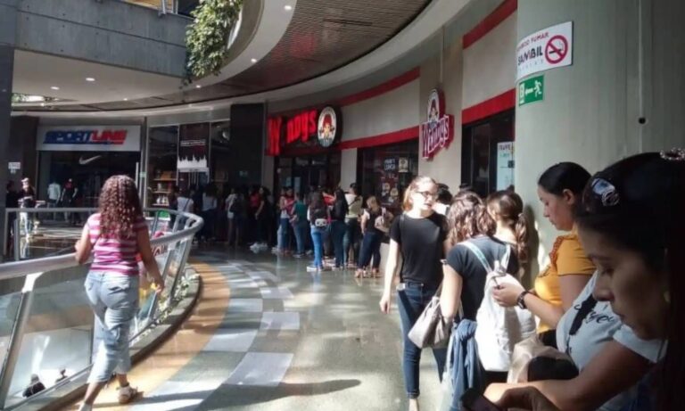 Centros comerciales esperan aumento en ventas y flujo de personas en “Black Friday” y Navidad