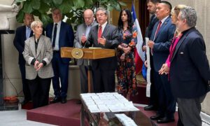 Actas de las elecciones presidenciales llegan al Senado de Chile