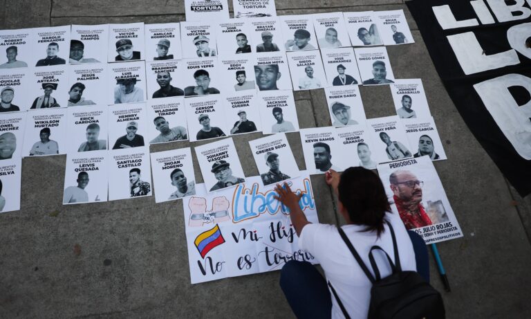 Familiares de detenidos tras 28J exigen ante Fiscalía más liberaciones