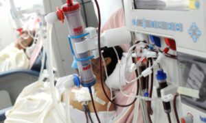 Pacientes renales exigen mejorar condiciones de unidad de diálisis en el municipio San Francisco