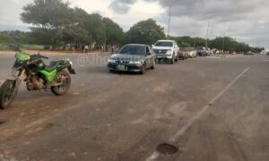 Abren parcialmente el puente del sector Las Tuberías tras socavamiento