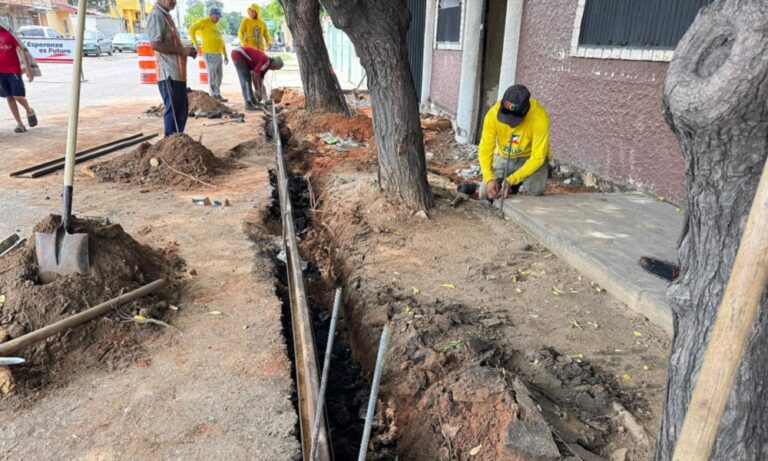 Inician trabajos de construcción de pavimentos y recuperación de drenajes en Altos de Jalisco