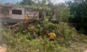 Gobernación activa operación de saneamiento en la urbanización El Varillal tras fuertes lluvias