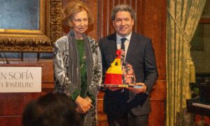 La reina Sofía entrega “premio anual por la excelencia” a Gustavo Dudamel