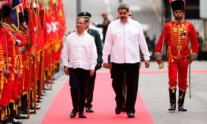 Petro rechaza privatización de Monómeros y pide reconsideración a Maduro
