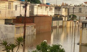 Aguacero deja inundaciones y fallas eléctricas en El Naranjal y San Jacinto