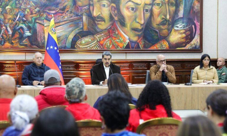 Nicolás Maduro afirma que construirá un “Estado comunal”